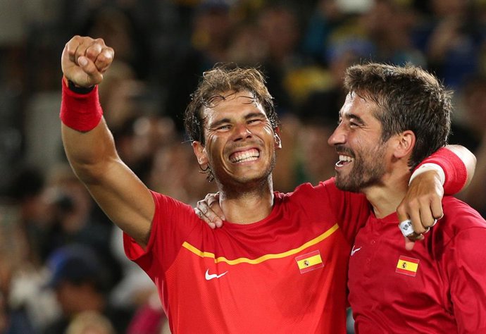 Archivo - Rafa Nadal y Marc López se cuelgan el oro