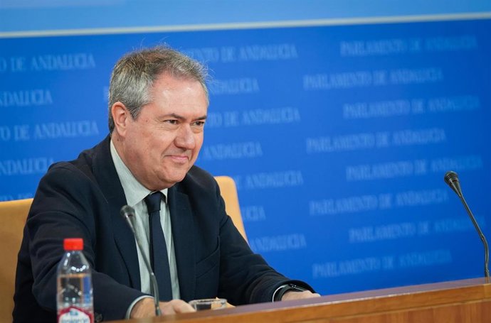 Archivo - El diputado del grupo parlamentario socialista, y secretario general del PSOE-A, Juan Espadas, archivo 