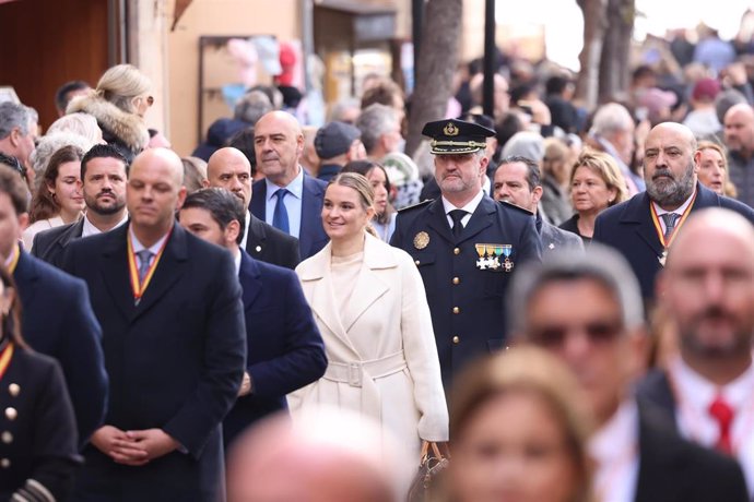 La presidenta del Govern, Marga Prohens, asiste a la Festa de l'Estendard