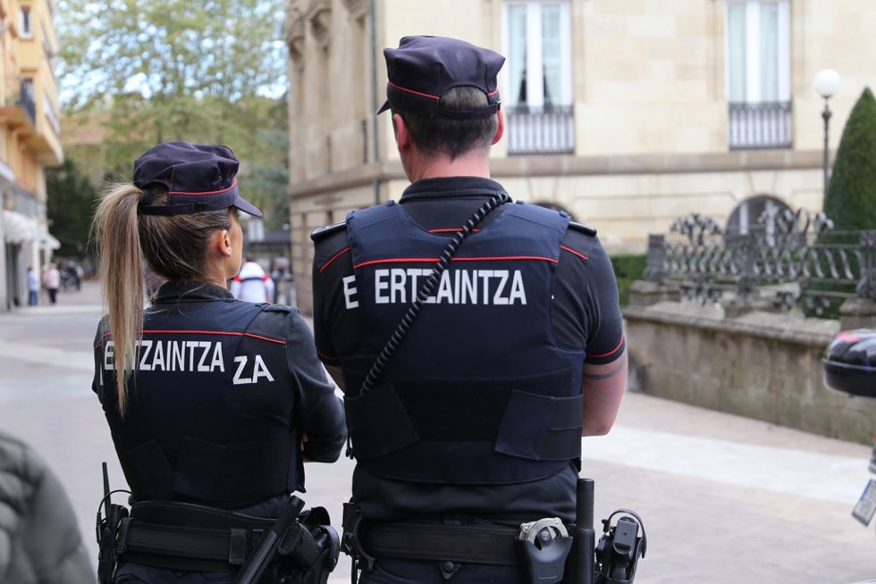 Agentes de la Ertzaintza