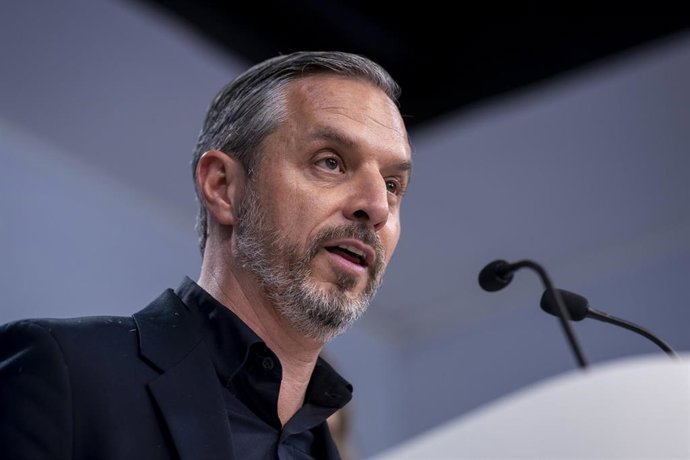 El vicesecretario de Economía del PP, Juan Bravo, durante una rueda de prensa, en la sede del Partido Popular