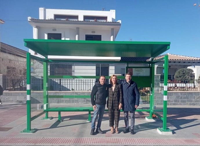 La Junta destina casi 400.000 euros a renovar las paradas de autobuses en la provincia de Málaga