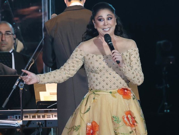 Isabel Pantoja durante su concierto en el Palau Sant Jordi de Barcelona