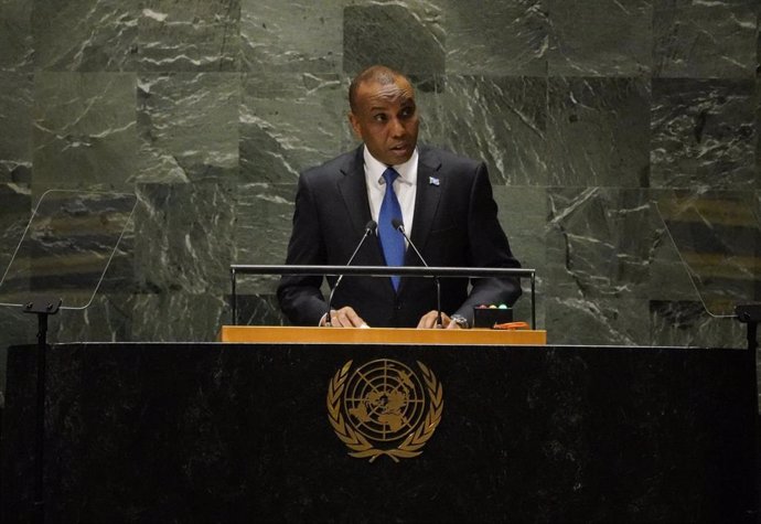 Archivo - El primer ministro de Somalia, Hamza Abdi Barre, durante un discurso ante la Asamblea General de Naciones Unidas (archivo)