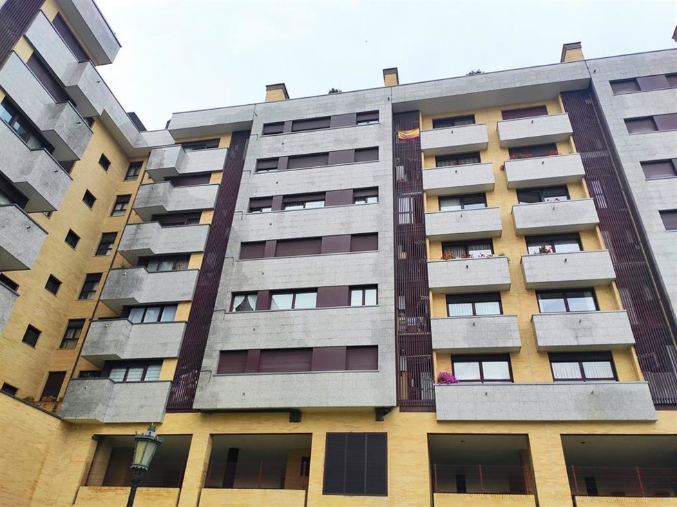 Archivo - La compraventa de vivienda puede llegar a las 450.000 operaciones en 2024, según Fotocasa.