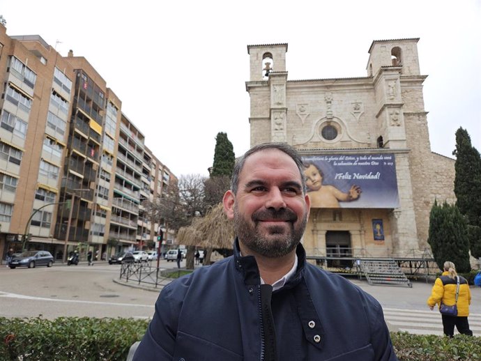 El concejal de Festejos en el Ayuntamiento de Guadalajara, Santiago López, informa sobre la Cabalgata de los Reyes Magos.