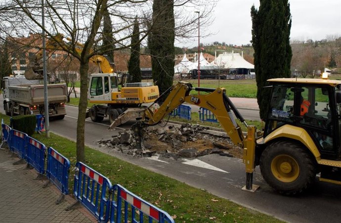Reparación en el anillo 1.000 en la calle Mieses de Valladolid.