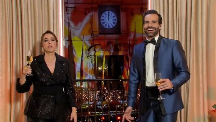 David Ordinas y Llum Barrera presentan las campanadas en IB3