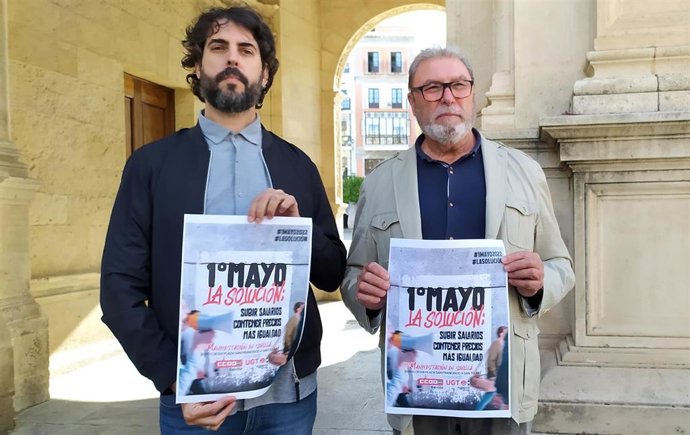 Archivo - El secretario general de CCOO de Sevilla, Carlos Aristu, y el secretario general de UGT Sevilla, Juan Bautista Ginés.