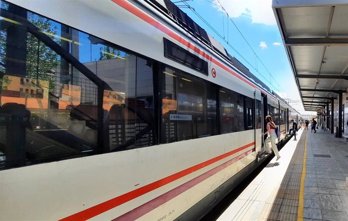 Archivo - El servicio de Cercanías está integrado en el Consorcio de Transportes del Área  Metropolitana de Zaragoza.