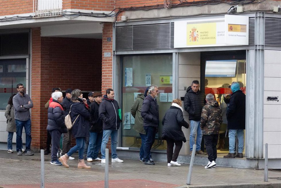 UGT urge abordar las deficiencias que persisten en el mercado laboral.