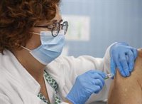 La gripe se cuadruplica en la última en la Comunitat Valenciana mientras la covid baja un 10%