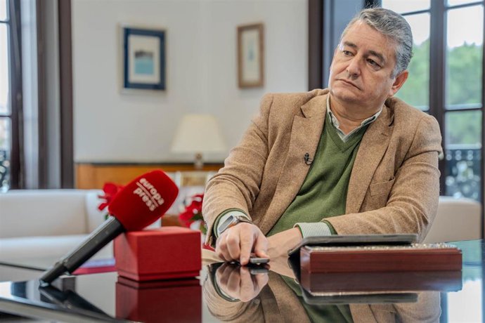 El consejero de Presidencia, Interior, Diálogo Social y Simplificación Administrativa, Antonio Sanz, durante la entrevista