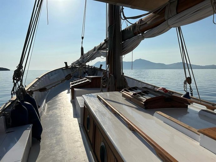 La embarcación 'la Balear' inicia los actos de su centenario conduciendo a los Reyes Magos a Palma.