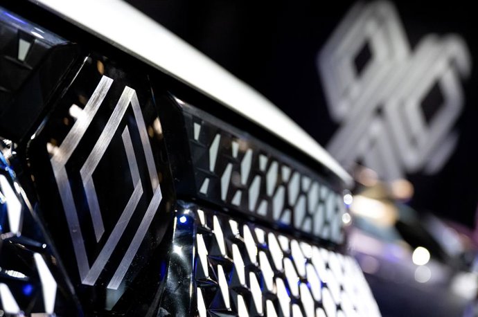Archivo - FILED - 06 September 2023, Bavaria, Munich: A Renault car can be seen during the IAA. Photo: Sven Hoppe/dpa