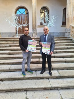 El alcalde de Cantalpino, Manuel Antonio Hierro , junto al diputado provincial de Deportes, Jesús María Ortiz