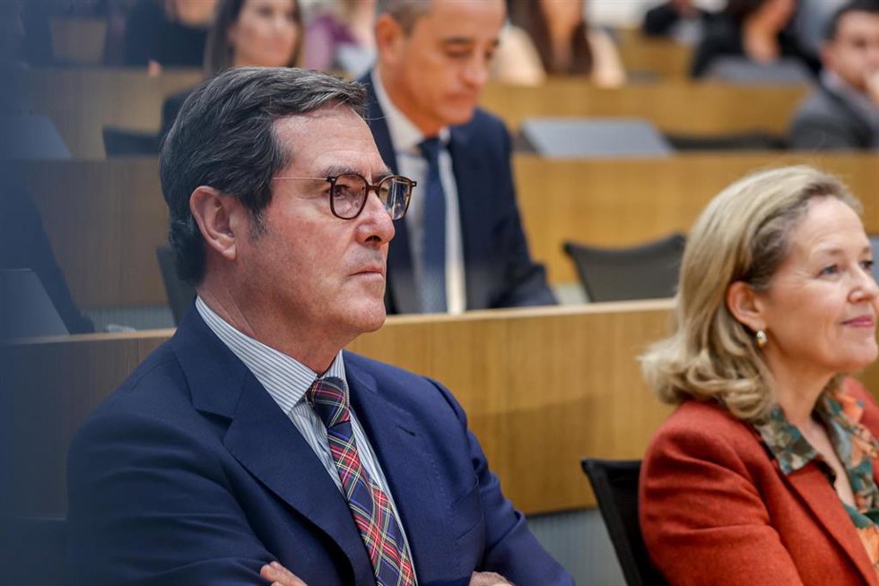 Archivo - CEOE pide un marco que genere confianza para priorizar el mantenimiento y la crecion de empleo. En la foto: El presidente de la CEOE, Antonio Garamendi.