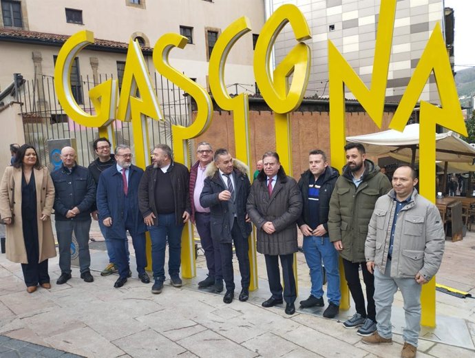 Inauguración de las nuevas 'letronas' de la calle Gascona.