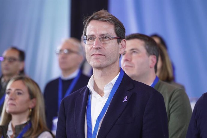 Archivo - Capellán ha pedido dos nuevos trenes diarios a Madrid, uno directo y otro con parada en Calahorra