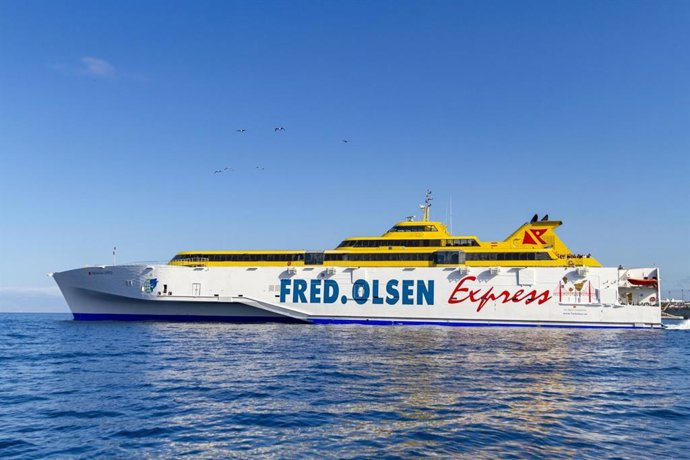 Archivo - Fred. Olsen Express, una de las empresas beneficiarias por el plan de incentivos regionales del Gobierno central