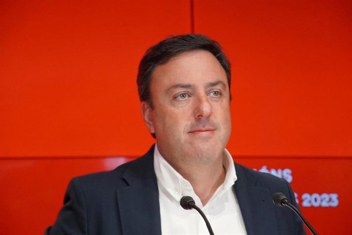 Archivo - El secretario xeral del PSdeG, Valentín González Formoso, en rueda de prensa