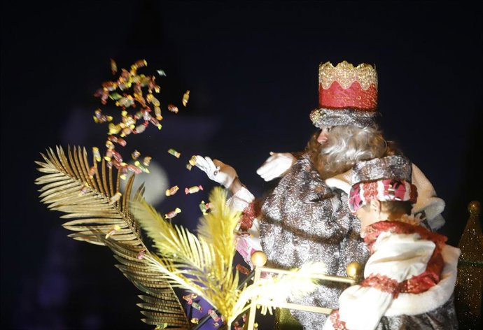 Archivo - El rey Melchor durante la cabalgata de SSMM Los Reyes Magos en una imagen de archivo 