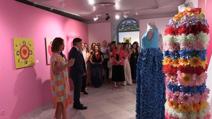 Archivo - La diseñadora Ágatha Ruiz de la Prada presenta la exposición con sus creaciones en la Casa Lis de Salamanca