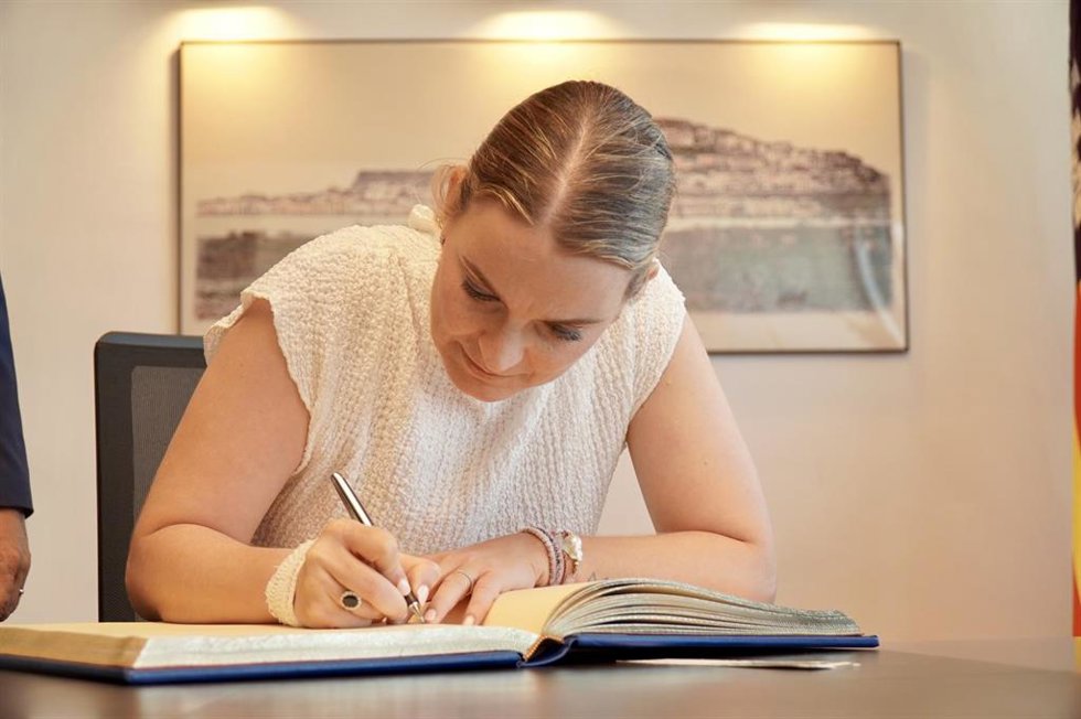 Archivo - La presidenta del Govern, Marga Prohens.