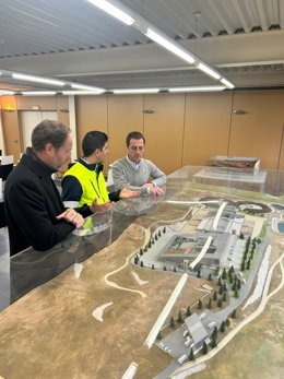 El presidente del Consell de Mallorca, Lloren Galmés, visita la planta de tratamiento de residuos sólidos urbanos La Paloma.