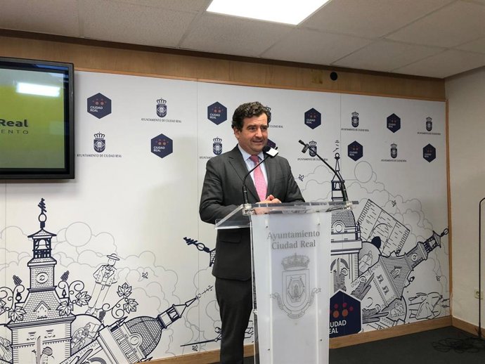 El primer teniente de alcalde del Ayuntamiento de Ciudad Real y concejal de Seguridad Ciudadana, Ricardo Chamorro,en rueda de prensa.