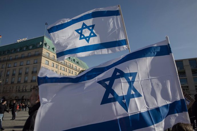 Archivo - March 16, 2023, Berlin, Germany: On March 16, 2023, hundreds of people gathered in Berlin to protest against Israeli Prime Minister Benjamin Netanyahu's visit and his policies, including a controversial judicial reform. The protesters assembled 
