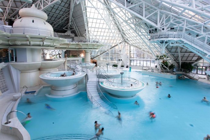 Usuarios de Caldea en la laguna central