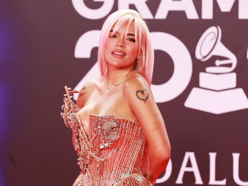 Archivo - La cantante Karol G posa durante el photocall previo a la gala de entrega de los Latin Grammy 2023