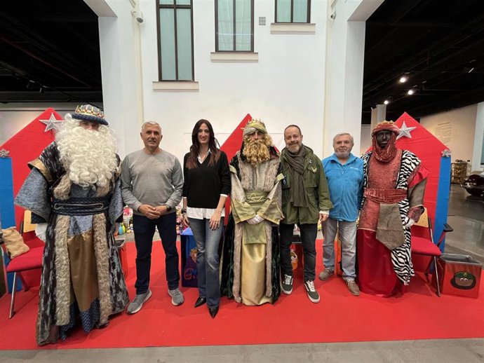 El Museo del Automóvil y la Moda de Málaga recauda más de 500 juguetes
