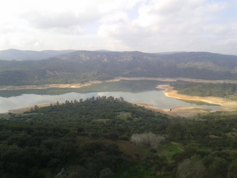 Archivo - Embalse del Guadarranque desde Castellar de la Frontera en una imagen de archivo.