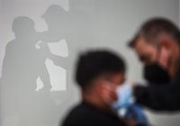 Los ambulatorios de la Comunitat Valenciana vacunarán sin cita previa de gripe y covid desde el lunes