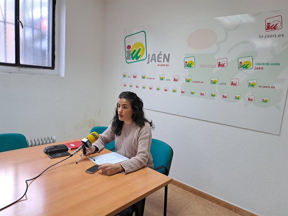 Archivo - La coordinadora provincial de IU en Jaén, Carmen Barranco, en una imagen de archivo.