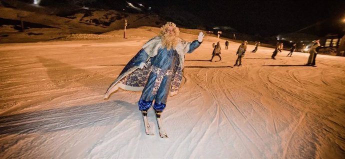 Los Reyes Magos llegarán esquiando a Sierra Nevada acompañados de sus pajes y clubes de esquí.