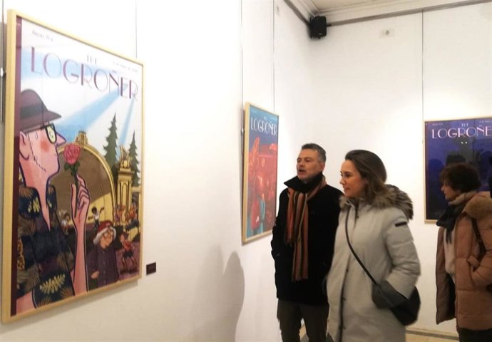 Gamarra y Escobar, durante la visita a la exposición 'The Logroñer', dentro de Actual 2024