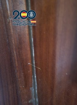 Marcas o "siembra" de testigos que colocan organizaciones criminales dedicadas a los robos con fuerza en domicilio en las puertas de las viviendas.