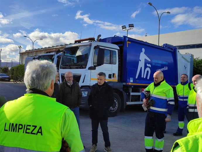 El alcalde de Logroño elogia el trabajo y la dedicación de Policía Local, Bomberos, Protección Civil y Logroño Limpio