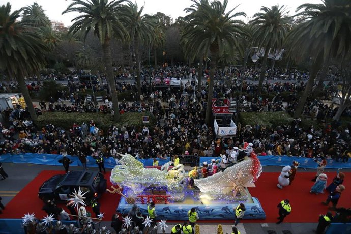 Archivo - Detalle de la Cabalgata de Reyes Magos de 2022 en Málaga capital.
