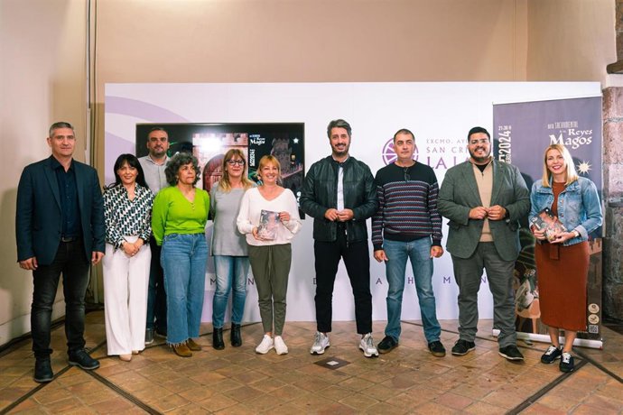 El alcalde de La Laguna, Luis Yeray Gutiérrez (c), en la presentación del Auto de los Reyes Magos de Tejina