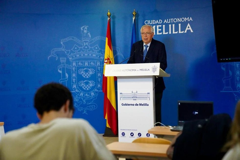 El presidente de la Ciudad Autónoma de Melilla, Juan José Imbroda (PP), en rueda de prensa