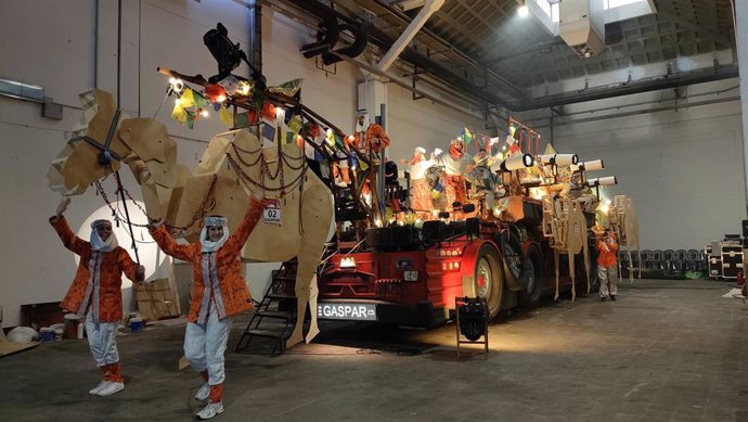 La cabalgata de Reyes de Barcelona contará con dos nuevas carrozas e incorporará un espectáculo con dos personajes de más de tres metros.