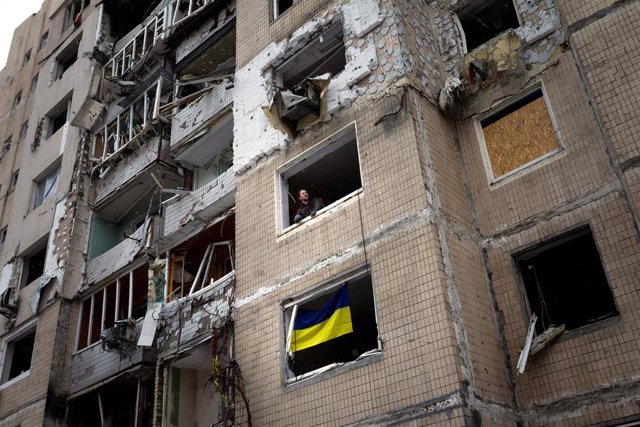 Edificio destruido por un bombardeo ruso en Ucrania