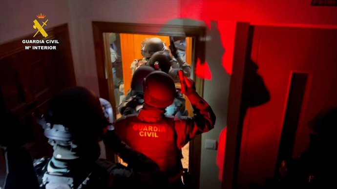 Tres detenidos tras desmantelar un narco piso ubicado cerca de un centro escolar en Sedaví