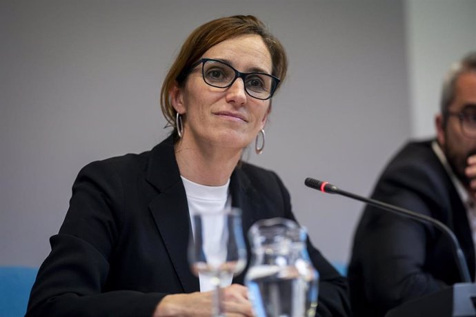 La ministra de Sanidad, Mónica García, ofrece una rueda de prensa tras la reunión con el Consejo Interterritorial del Sistema Nacional de Salud (CISNS), en la sede del Ministerio, a 21 de diciembre de 2023, en Madrid (España). 