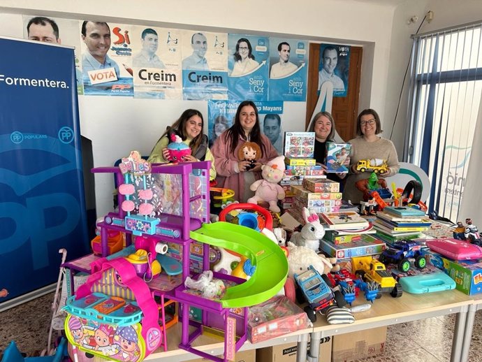 Cerca de 30 niños y niñas de Formentera recibirán juguetes a través de la campaña solidaria del PP.