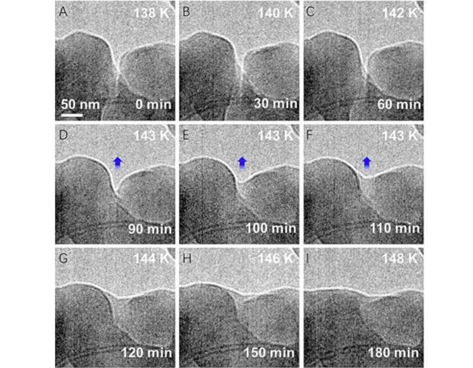 Instantáneas del vídeo que muestran el efecto de suavizado cuando la temperatura está cerca de la temperatura de sublimación.
